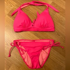 Victoria’s Secret pink string bikini